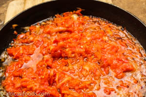Tomato sauce cooking